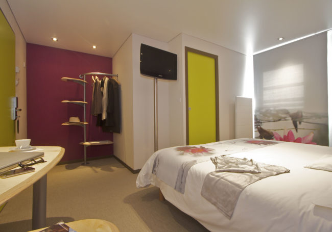 chambre-renovee-hotel-3-etoiles-quimperle